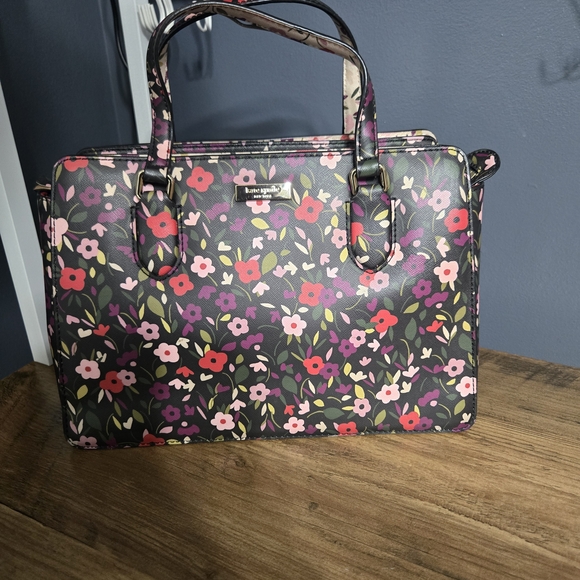 kate spade Handbags - Kate Spade Laurel Way Boho Floral Reese Satchel